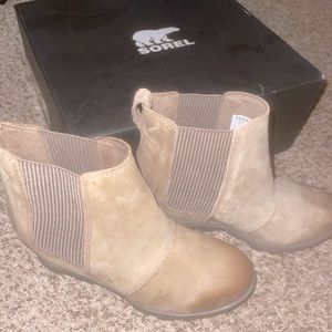 New in box - Sorel Joan of Artic Wedge ii Chelsea 6.5